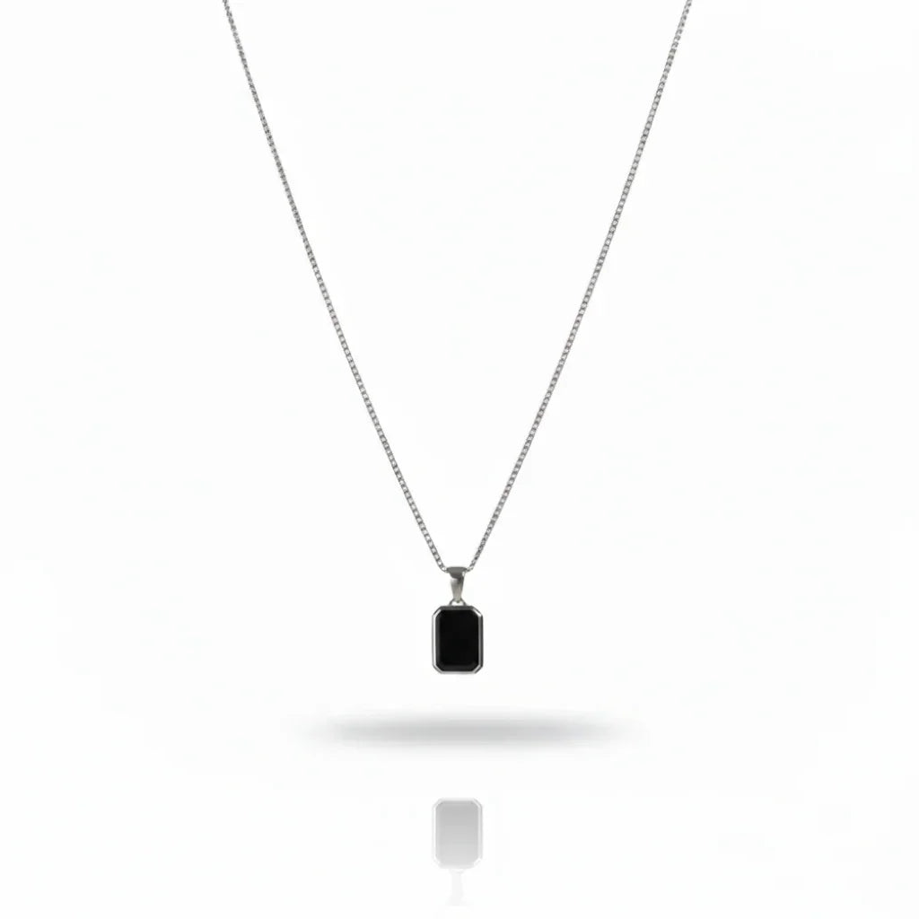 Colar Minimalista Cambridge Black Tag